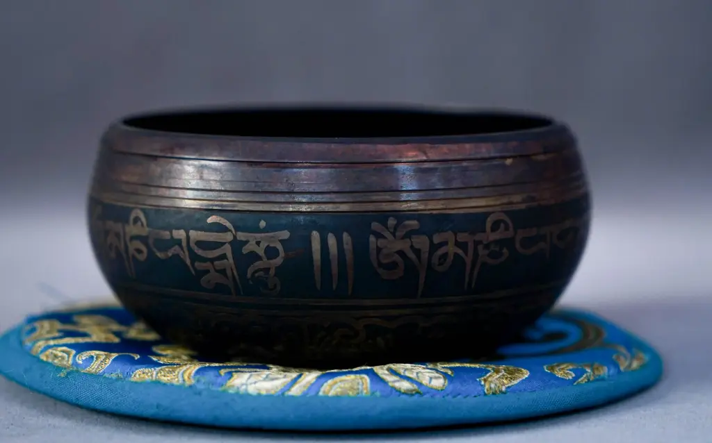 Antique Ganesha Singing Bowl – Obstacle Remover