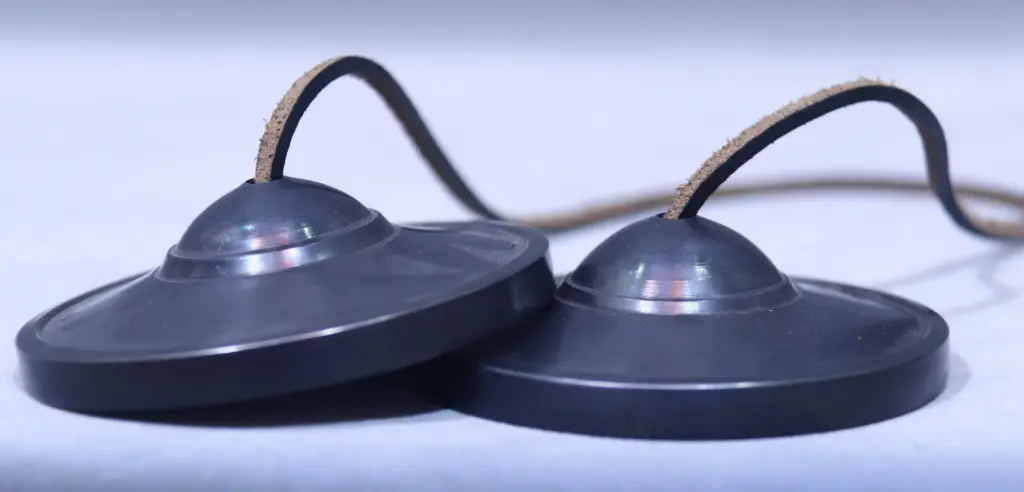 Plain Black Tingsha – Pure Tone of Stillness