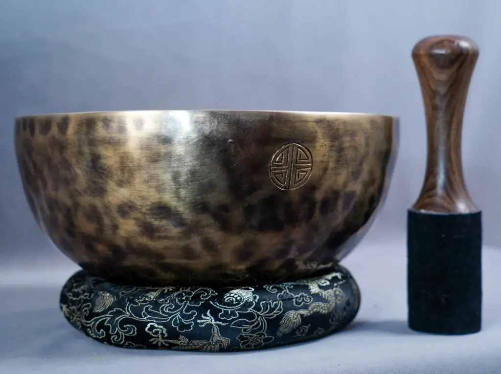 Jambati Tiger Full Moon Singing Bowl – Celestial Power